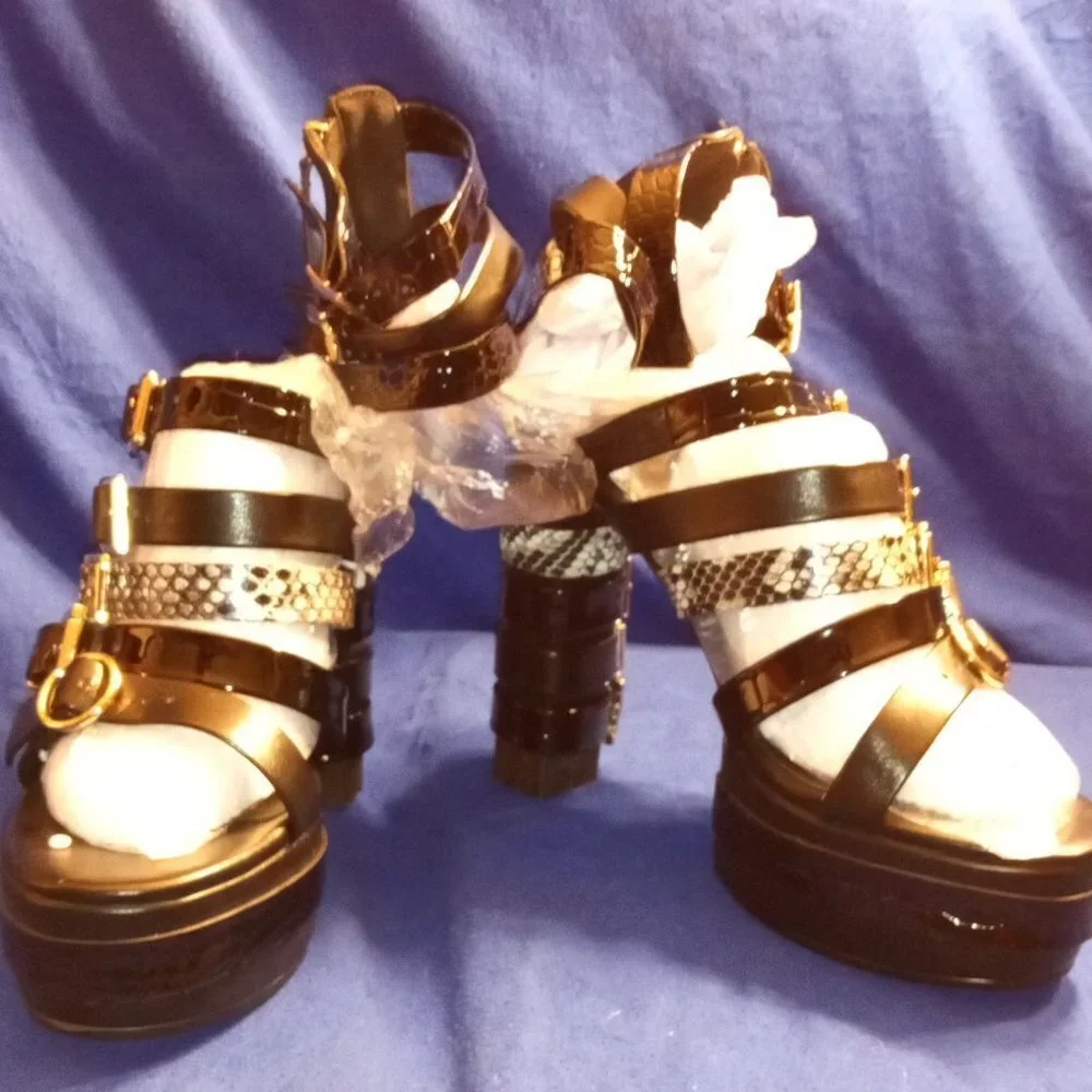AZALEA WANG READY SET AND BUCKLED UP CHUNKY SANDAL IN BLACK MULTI ( BRAND NEW !)